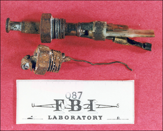 Imagen: Mecanismos de la bomba encontrados tras la explosión. FBI